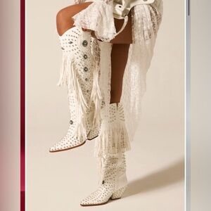 Azalea Wang White Studded Fringe Western Boots!! (8)